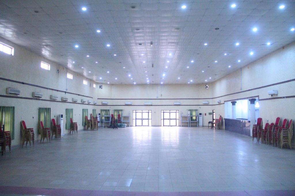 Eemjm Hotels And Suites Limited Uyo Exterior foto